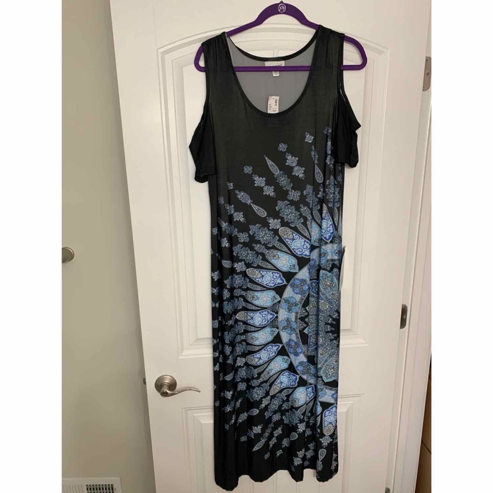 Avenue Cold Shoulder Black Paisley Long Dress